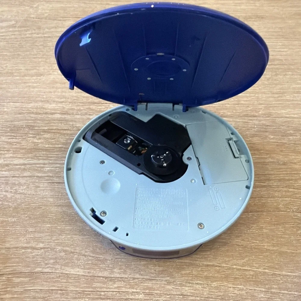 Sony Walkman Psyc D-FJ040 FM/AM Portable CD Player AS IS NOT TESTED Blue Y2K